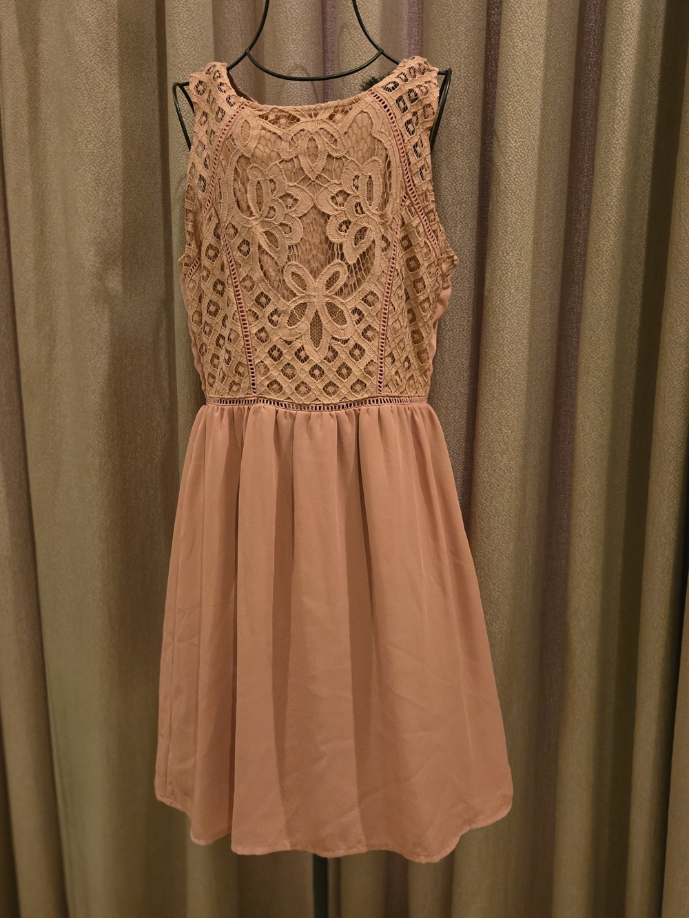 Socialite Lace Bodice Dress in Dusty Rose